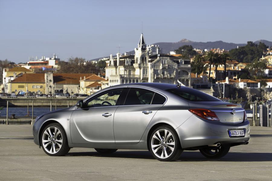  Opel Insignia BiTurbo CDTI 2012 года  (фото 22 из 34)